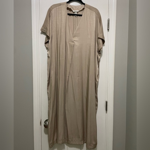 H&M Silky Kaftan MIDI Dress Beige NWOT - Picture 2 of 5